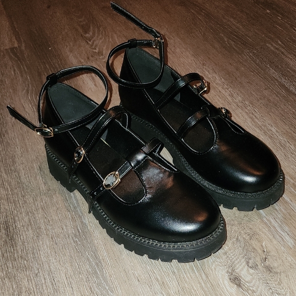 Shoes - Black Strappy Chunky Mary Jane Shoes